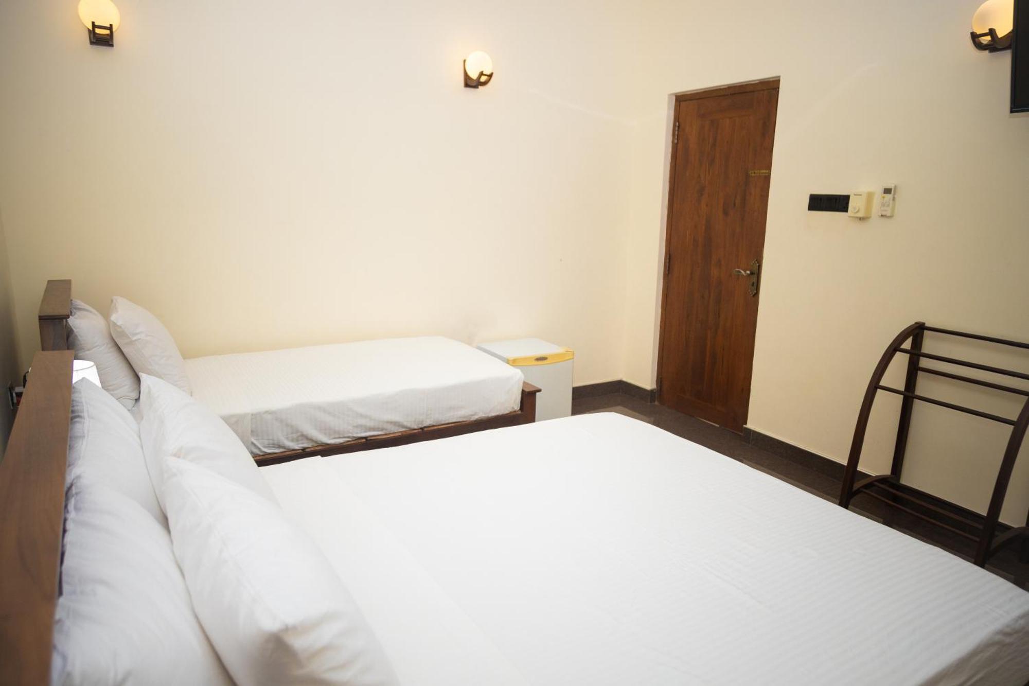 Marathona Tourist Resort - Anuradhapura Exterior photo